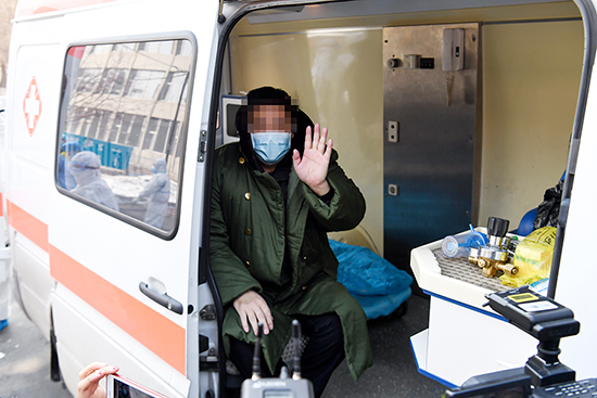 11【吉林原创】【加急】3月6日 吉林省一例新冠肺炎危重症患者治愈出院