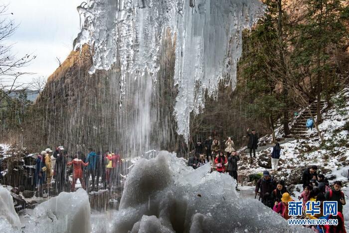 저장 위야오시에 10여미터 얼음폭포?_fororder_2021-0108-3
