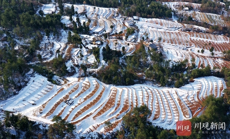 巴中南江：高山鄉村雪景美如水墨畫