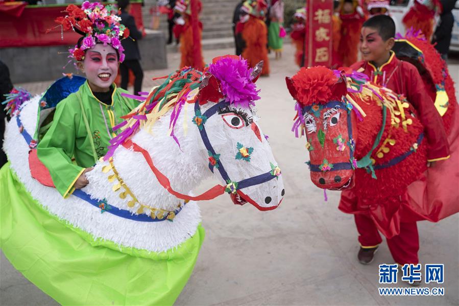 甘肃陇南：山村社火庆丰年