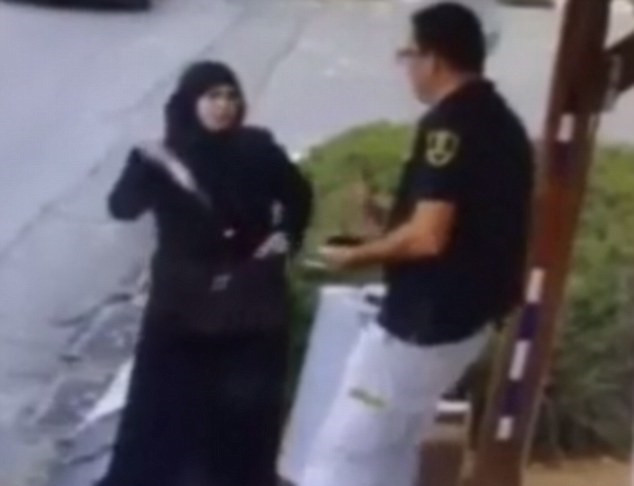 巴勒斯坦女子拔刀刺杀以色列警卫视频曝光