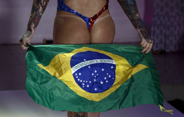 巴西美臀小姐大赛落幕，冠军丰臀“纯天然”