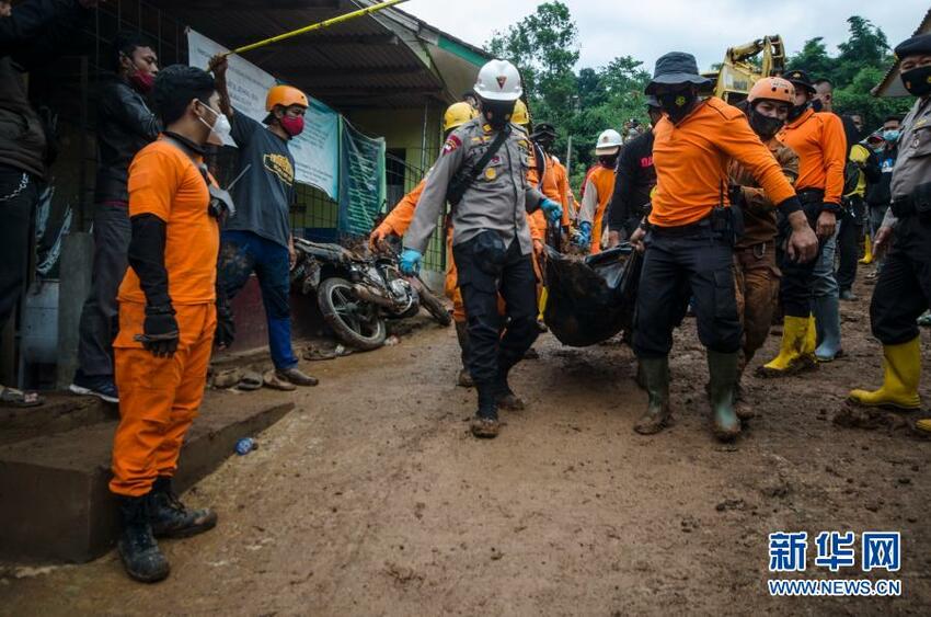 Tanah Longsor Jawa Barat Akibatkan 11 Orang Tewas_fororder_jw3