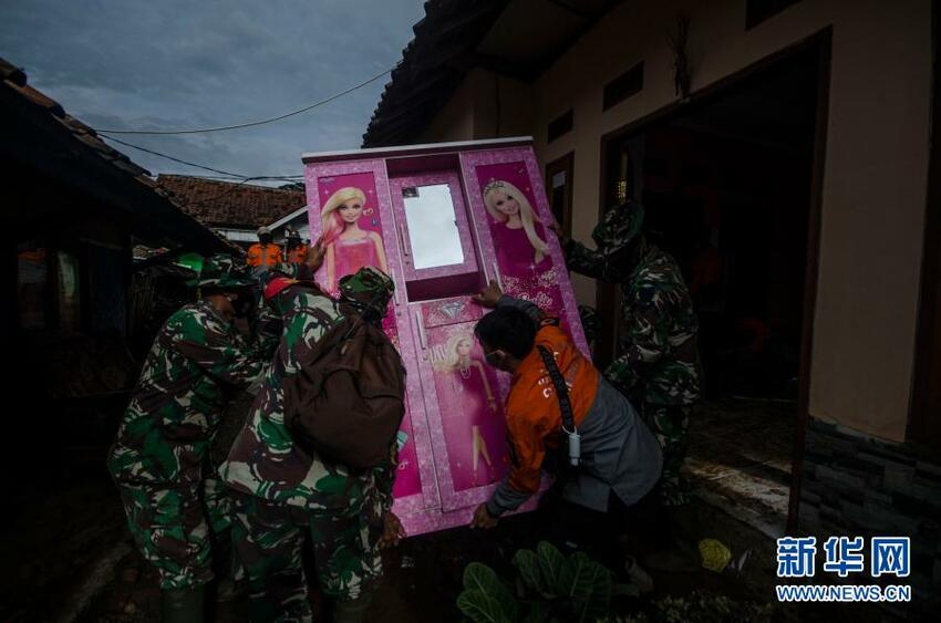 Tanah Longsor Jawa Barat Akibatkan 11 Orang Tewas_fororder_jw2