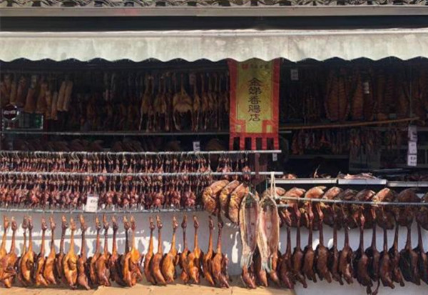 บรรยากาศตรุษจีนเริ่มเข้มข้น_fororder_腊肉 (1)_副本