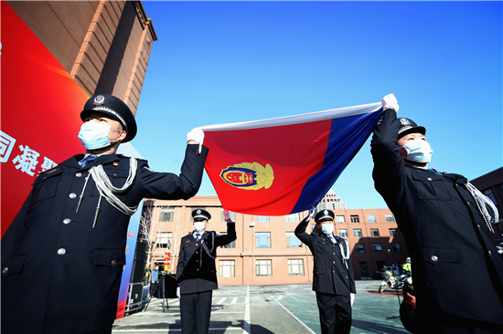 （有修改）【B】大連公安舉行慶祝首個中國人民警察節“向警旗宣誓”儀式