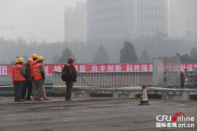 北京三元桥更换新桥面断路施工24小时