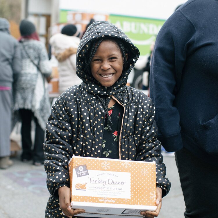 近400万美国人半年没工作 中产阶级也开始领救济粮了