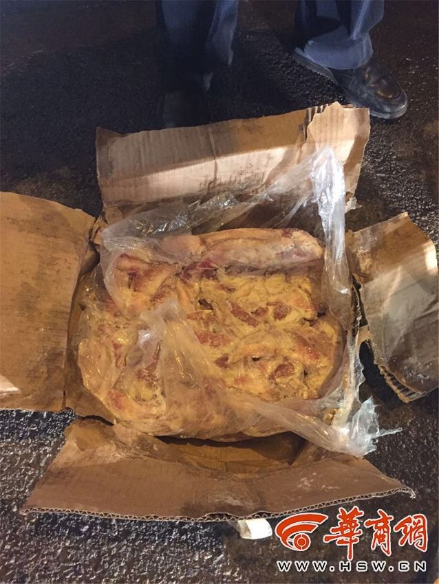 陕西现20吨无证过期肉 恶臭扑鼻熏晕交警