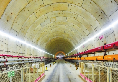 “河南造”盾构机解决海底隧道世界级难题”