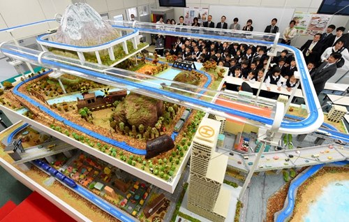 日本现甜点铁道博物馆 糖果巧克力变身列车
