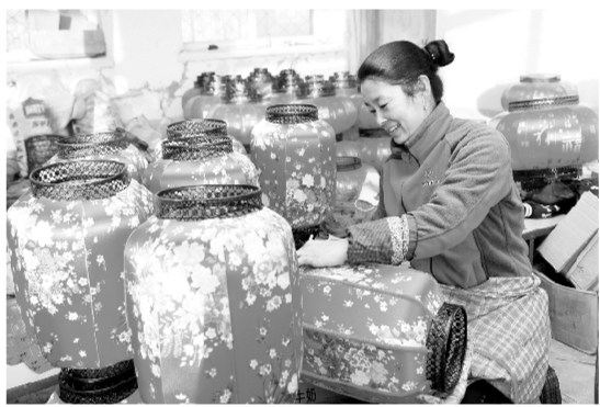 铁岭市昌图县万鑫宫灯厂迎来生产旺季