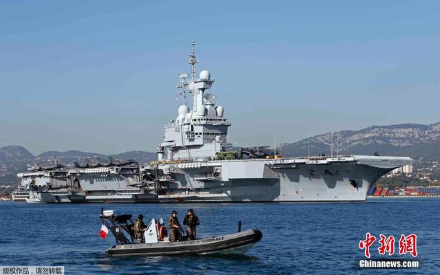法国戴高乐航母携26架战机启程打击IS