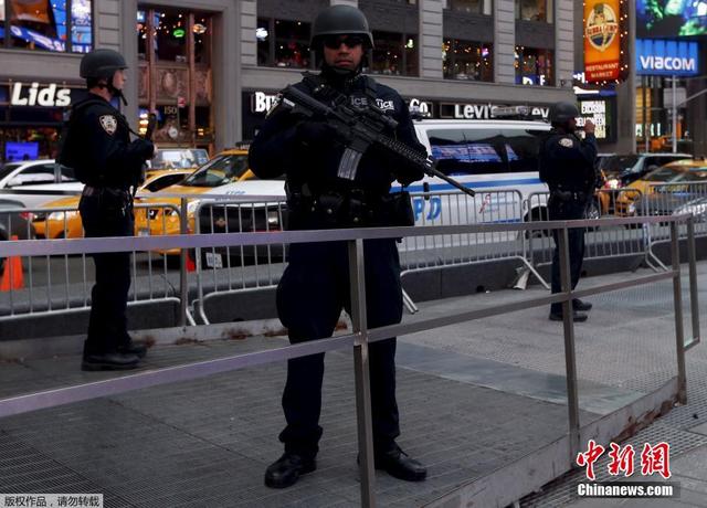 极端组织威胁袭击时代广场 纽约警方加强安保