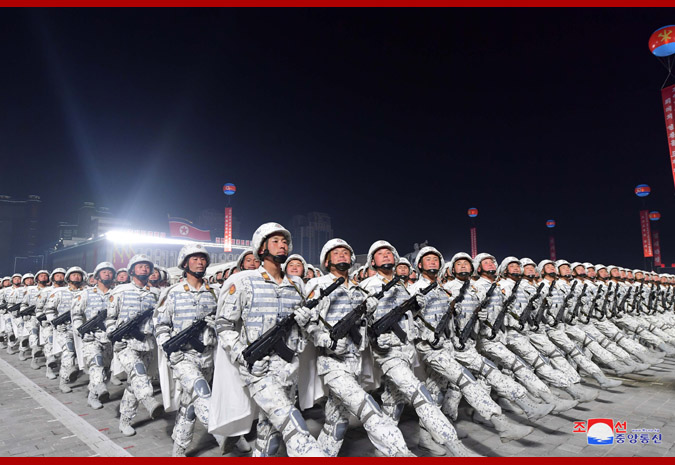 朝鲜举行阅兵式纪念劳动党八大