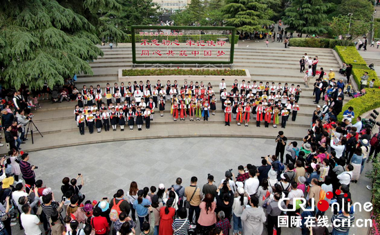 （孫雪華已備案）【河南原創】鄭州市文源小學“快閃”迎接讀書日 讀書點亮中國夢