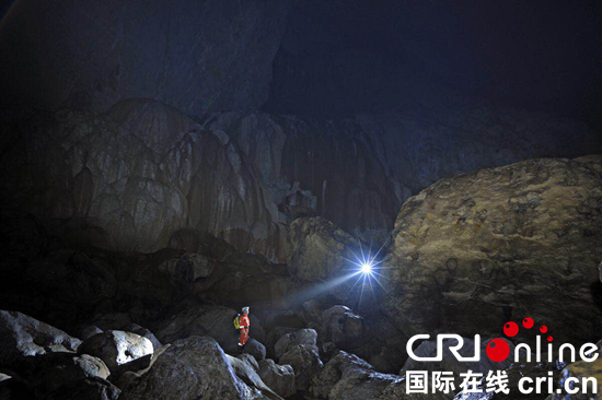 多家媒体齐聚紫云 探秘世界最大洞穴——“苗厅”