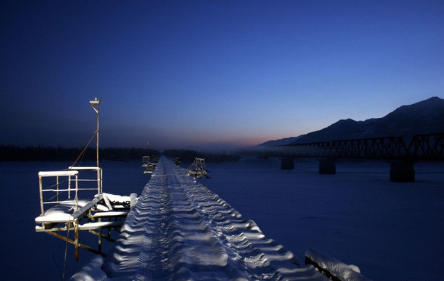 世界最驚險大橋：寬僅兩米無護欄 常年冰雪覆蓋
