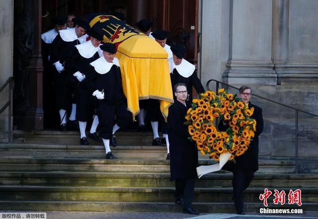 德為前總理施密特舉行國葬 默克爾出席