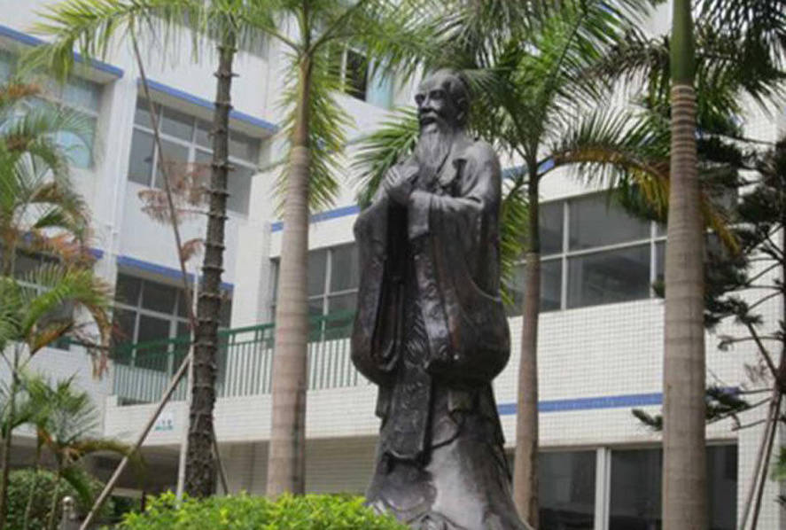 龙翔学校成立于2005年8月,是坪山新区一所民办学校,设有高中,初中
