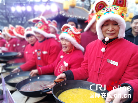 【CHINA NEWS 陕西 带图列表+原创+三秦大地 西安+移动列表】西安永兴坊举行“聚五谷体民俗纳百福”腊八文化主题活动