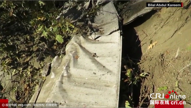 俄被击落战机残骸画面首度公布 机身完全解体