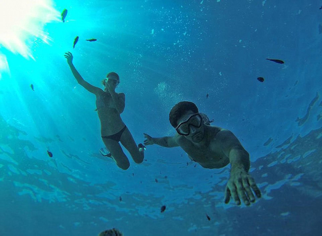 大溪地情侶環球旅行看世界 花式秀恩愛走紅網絡 大溪地情侶環球旅行看世界 花式秀恩愛走紅網絡