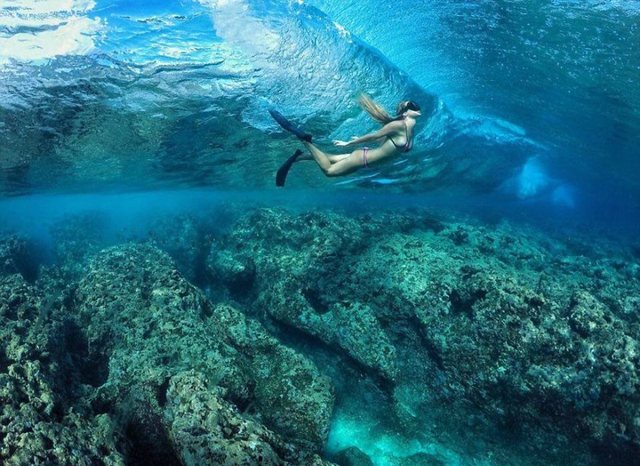 大溪地情侶環球旅行看世界 花式秀恩愛走紅網絡 大溪地情侶環球旅行看世界 花式秀恩愛走紅網絡
