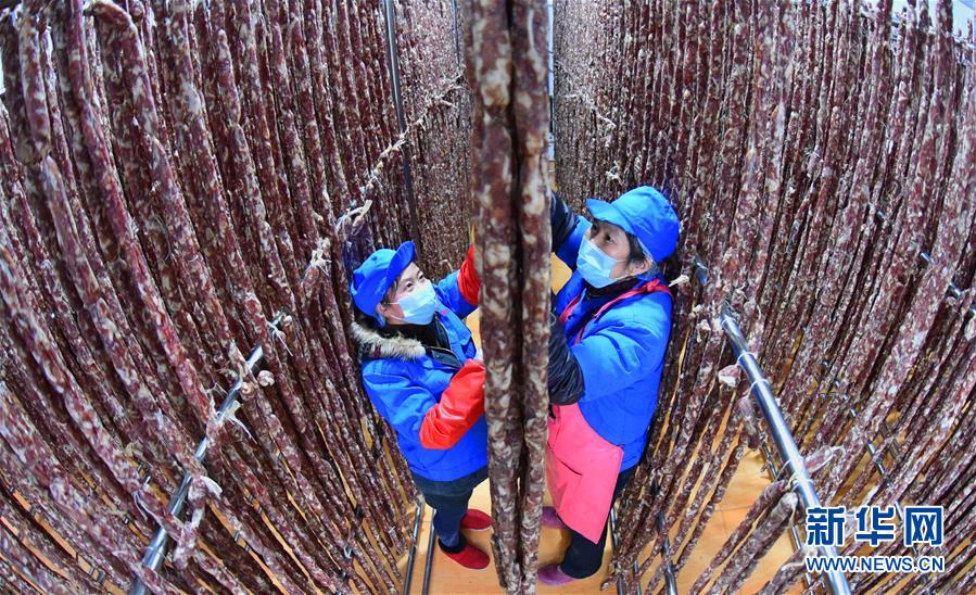 江苏连云港：传统香肠 腊月飘香
