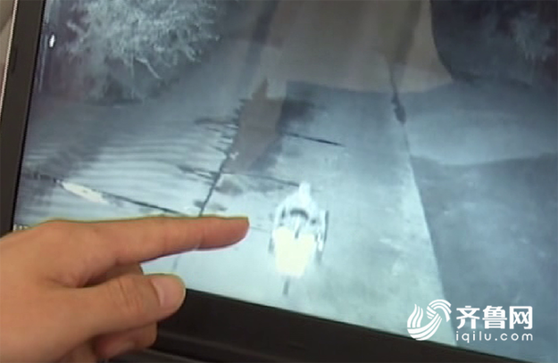 【平安山东（图片+摘要）】邹城一男子黑夜出手 一晚偷11个汽车电瓶