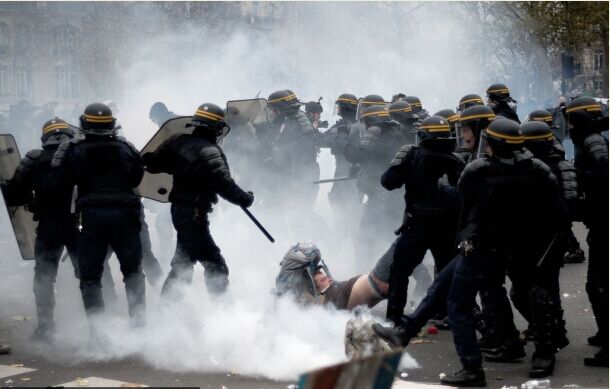 氣候大會前夕巴黎爆發衝突 警方逮捕208名示威者