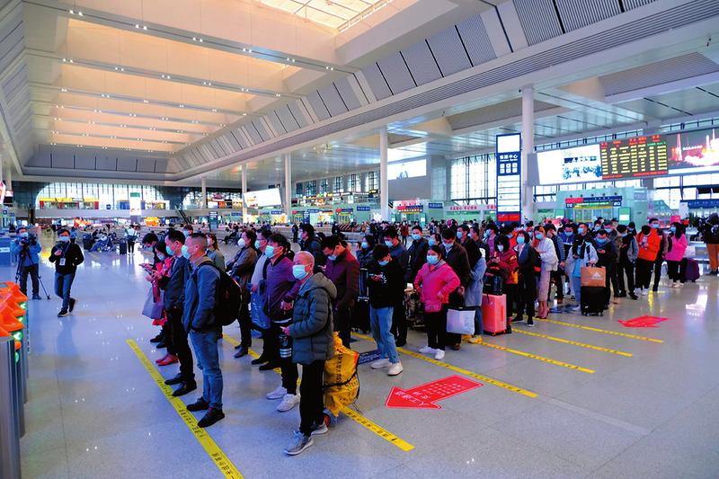 春运首日 南宁两大火车站发送旅客3.71万人次 同比降近七成