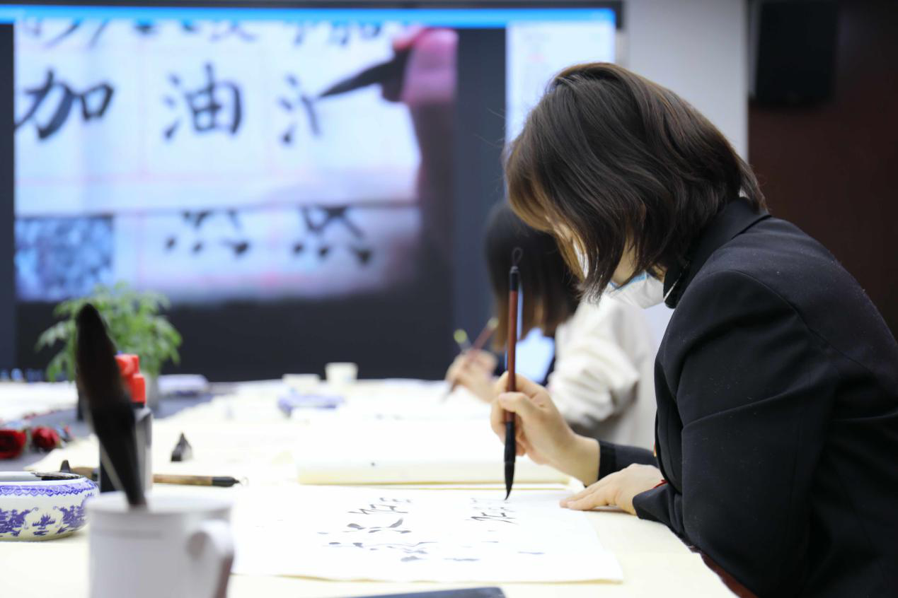 【黑龙江】【原创】中国⽂化进万家书法知识公益讲座⾛进中建科⼯集团北京分公司