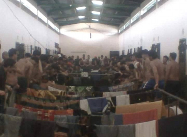 尼加拉瓜囚犯网上晒狱中生活照 帮派横行毒品泛滥