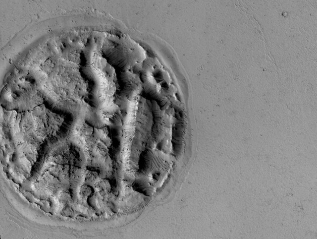 火星上惊现神秘“穹顶” UFO迷称是古文明标志
