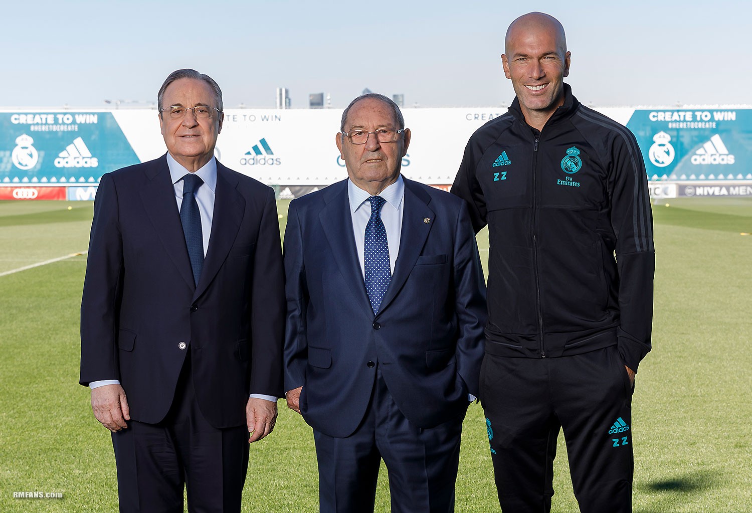 皇馬新賽季全家福 C羅貝爾左右護法齊達內