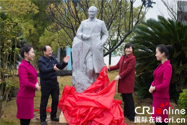 【湖北】【客戶稿】鄂東歷史文化名人校園雕塑在黃岡師範學院揭幕