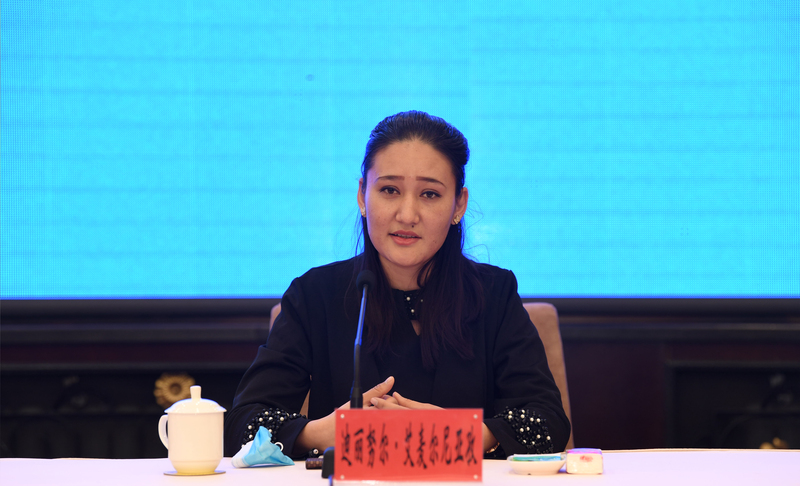 Mata masu saya sana’a na jihar Xinjiang: Aiki na iya kawo girmama da alheri gare mu_fororder___172.100.100.3_temp_9500049_1_9500049_1_1_7ed61880-9c9d-4a99-8f36-3397cce43bbf.JPG