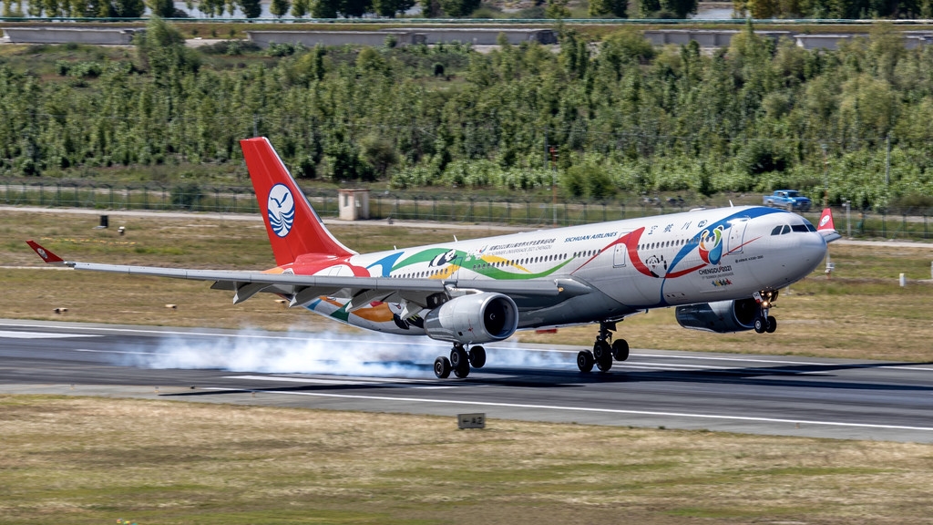 川航首飛！“成都大運號”將成為天府國際機場首架落地真機