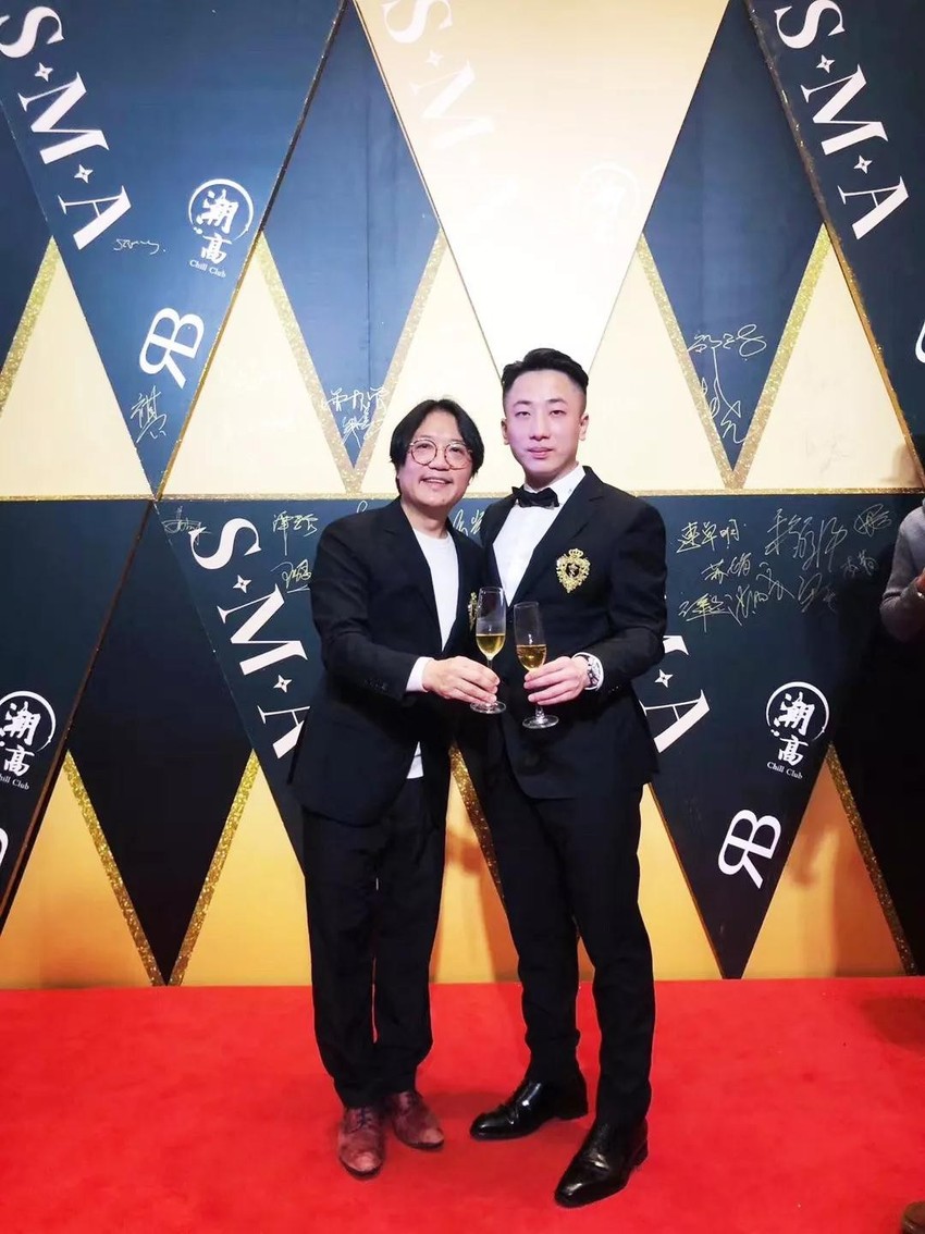 天鹏集团董事长卢一廷(右)与万嘉欢购董事长,潮高会会长詹福忠(左)