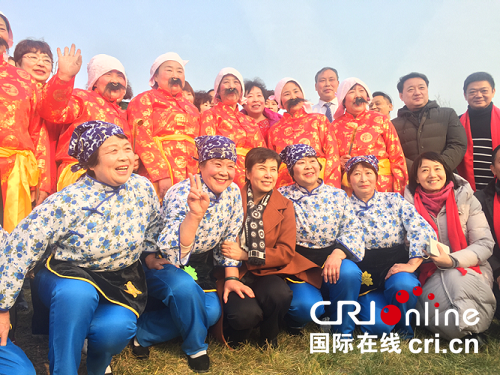 【河南在線-文字列表】【移動端-文字列表(頁面標題:河南省“首屆百場鄉村春晚”在汝州舉行)】把文化“種”到農村去 河南省“首屆百場鄉村春晚”在汝州舉行