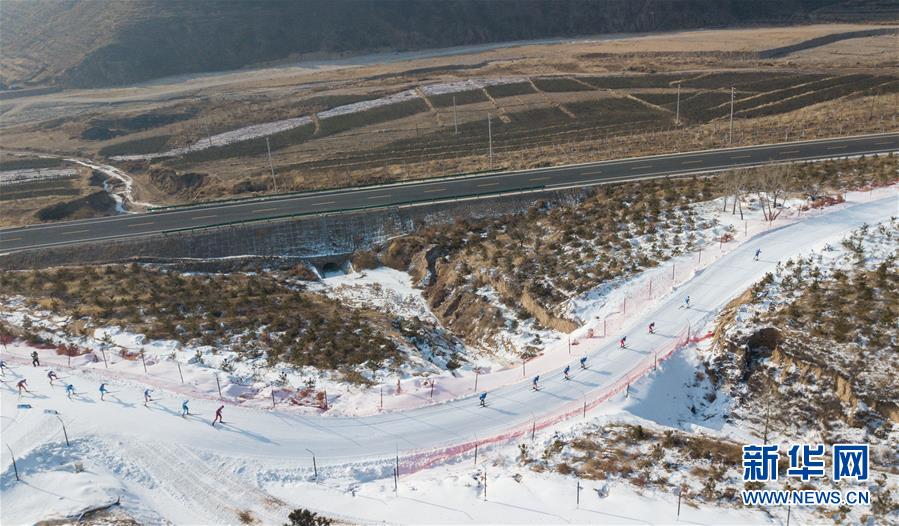 內蒙古：全國越野滑雪青少年錦標賽舉行