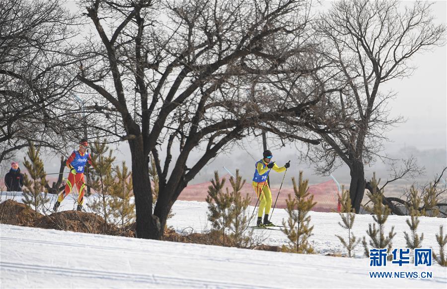 內蒙古：全國越野滑雪青少年錦標賽舉行