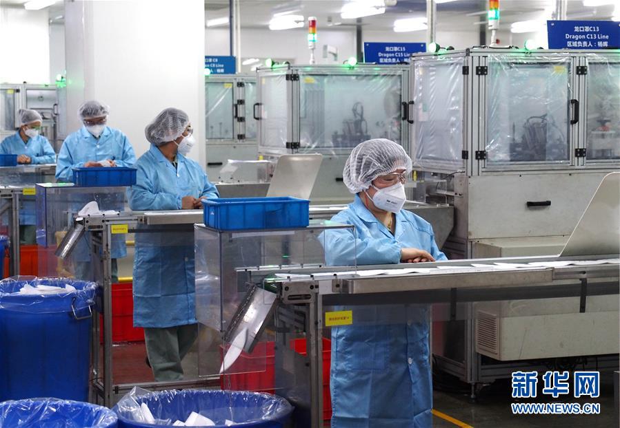 聚焦上海口罩生产线：24小时不间断