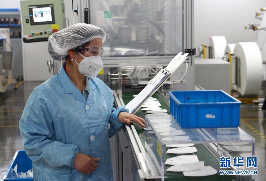 聚焦上海口罩生产线：24小时不间断