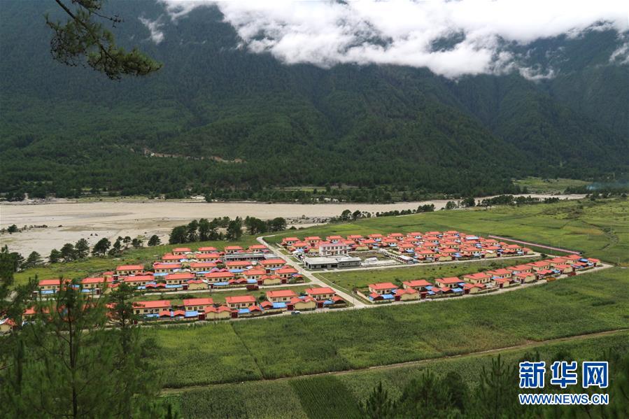 西藏边境村庄布巴的新生