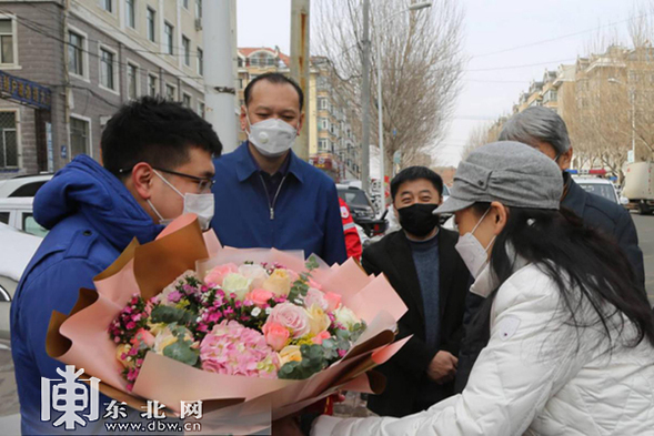 哈尔滨市总工会、香坊区开展支援湖北医护人员家属慰问活动