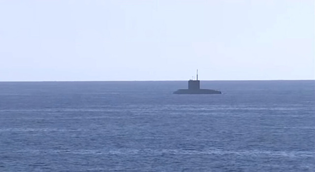 俄首次从基洛级潜艇上发射巡航导弹打击IS