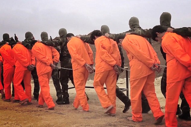 叙民兵枪毙IS战俘最后时刻收手 称穆斯林不是魔鬼