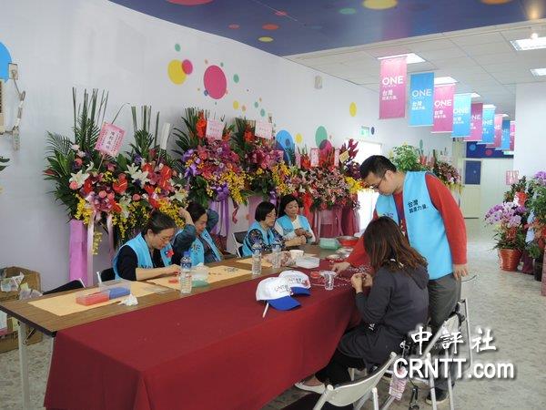 走进朱立伦竞选总部:蓝白主色 风格简约 走进朱立伦竞选总部:蓝白主色 风格简约